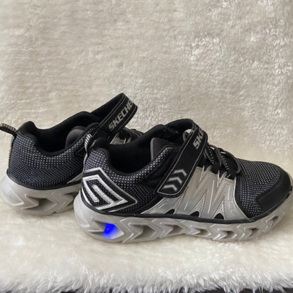 Skechers Light Up Shoes Kids Size 3 - Picture 3 of 8